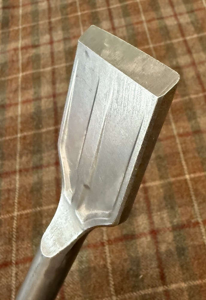 Milwaukee 48-62-4258 Sds-Max Sledge 2" Tile Chisel / Scraper