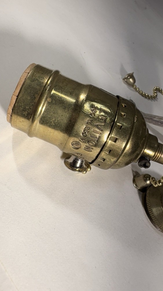 Vintage two light brass bulb pull chain lamp cluster wired K