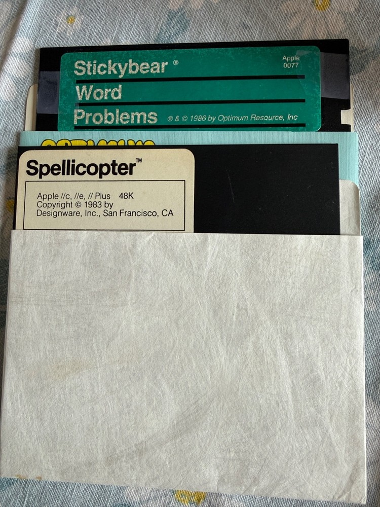 Apple 5.25 Software - STICKYBEAR Word Problems PLUS Spellicopter -tested to work
