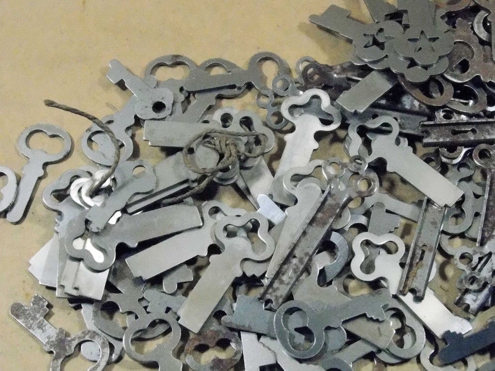 Flat key blanks