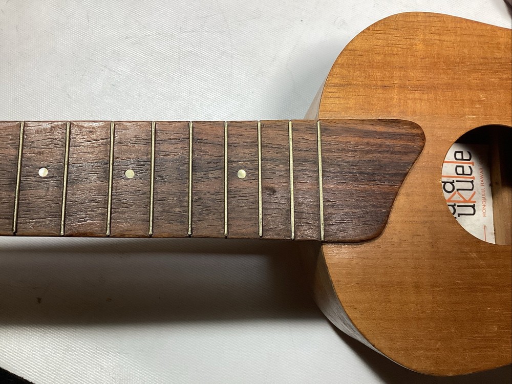 Vintage Kamaka Ukulele White Label