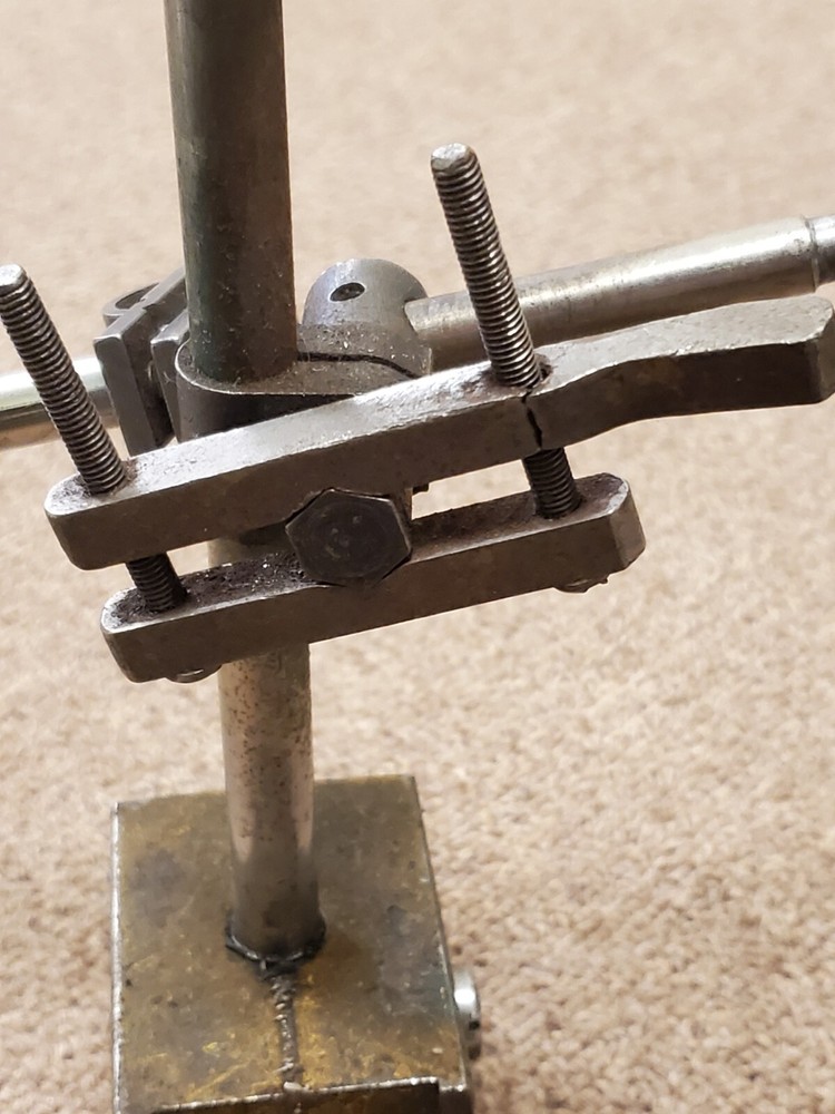 Magnetic Dial Indicator base stand with accessories, handle on base broken off