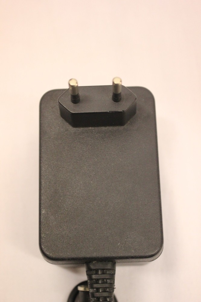 GARMIN COMMUNICATION & NAVIGATION DC12V POWER SUPPLY FOR USE WITH GPS RECEIVER