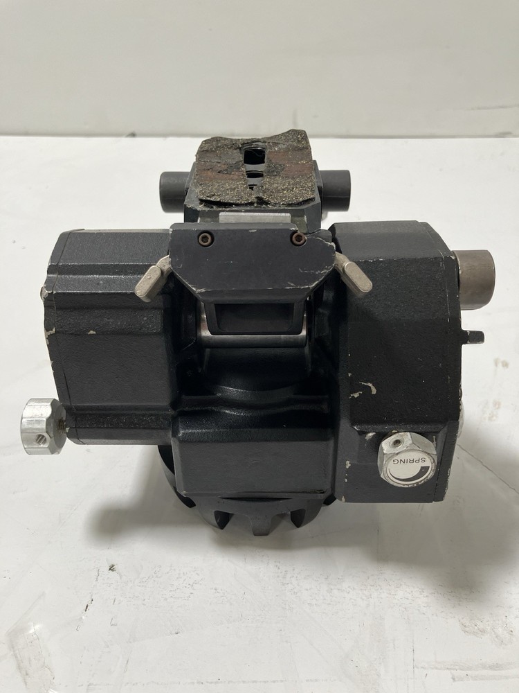 GREAT CONDITION  O 'CONNOR 30B FLUID HEAD