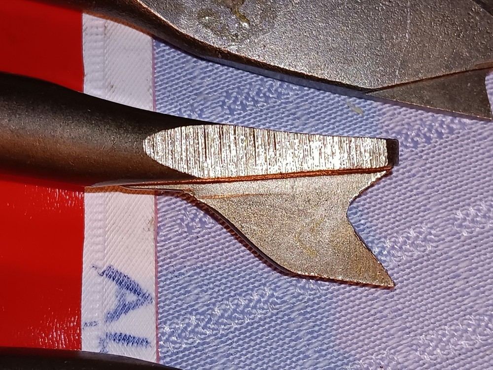 P t c six piece air chisel , set. Q Quick change.