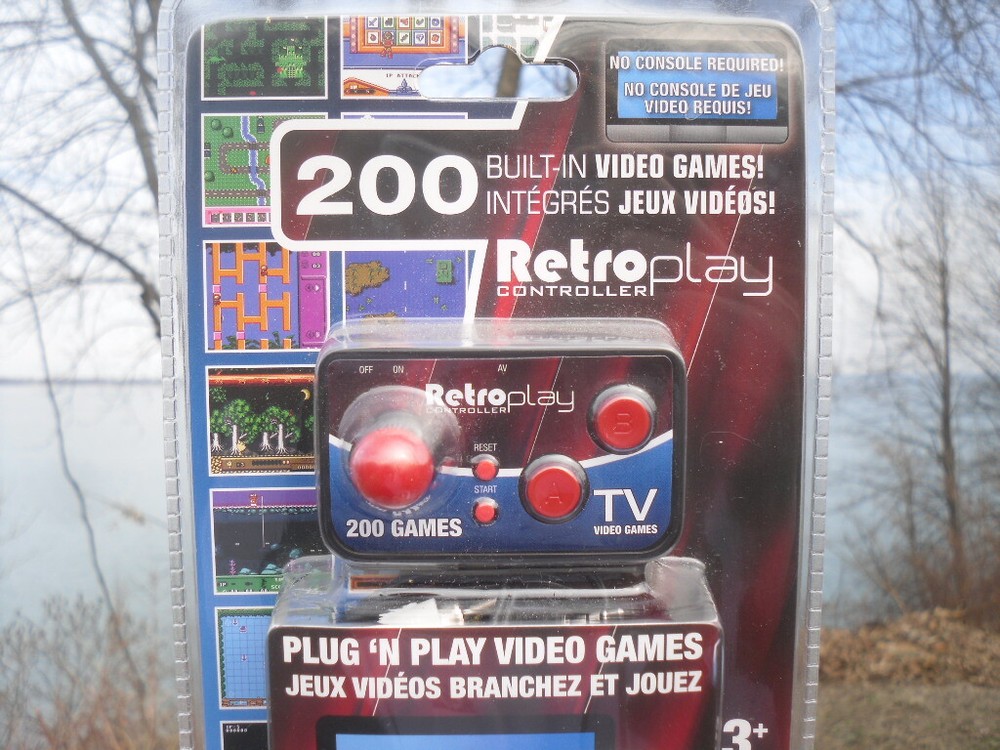 dreamGear Retroplay TV Game Controller Plug & Play 200 Game Arcade System