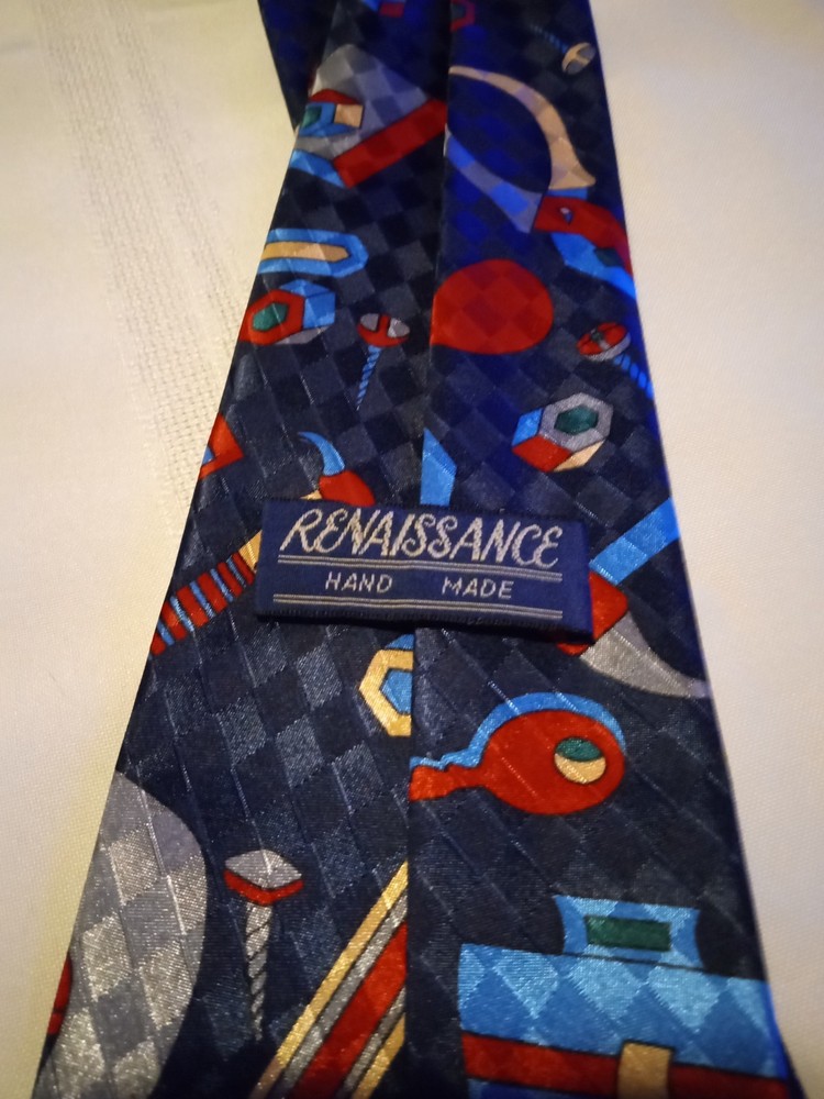 MENS NECKTIE WITH FUN TOOL PATTERN