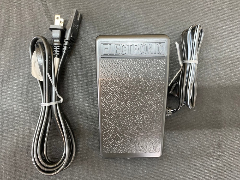 Janome Skyline S3 Anniversary Edition Computerized Sewing Machine - Pre-Owned ✅