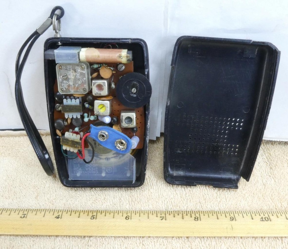 Vintage Comet Solid State Portable Radio Works !!
