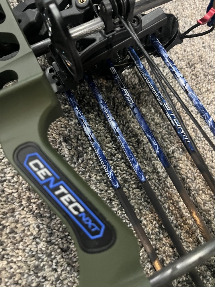 Quest Centec NXT Youth Compound Bow Package