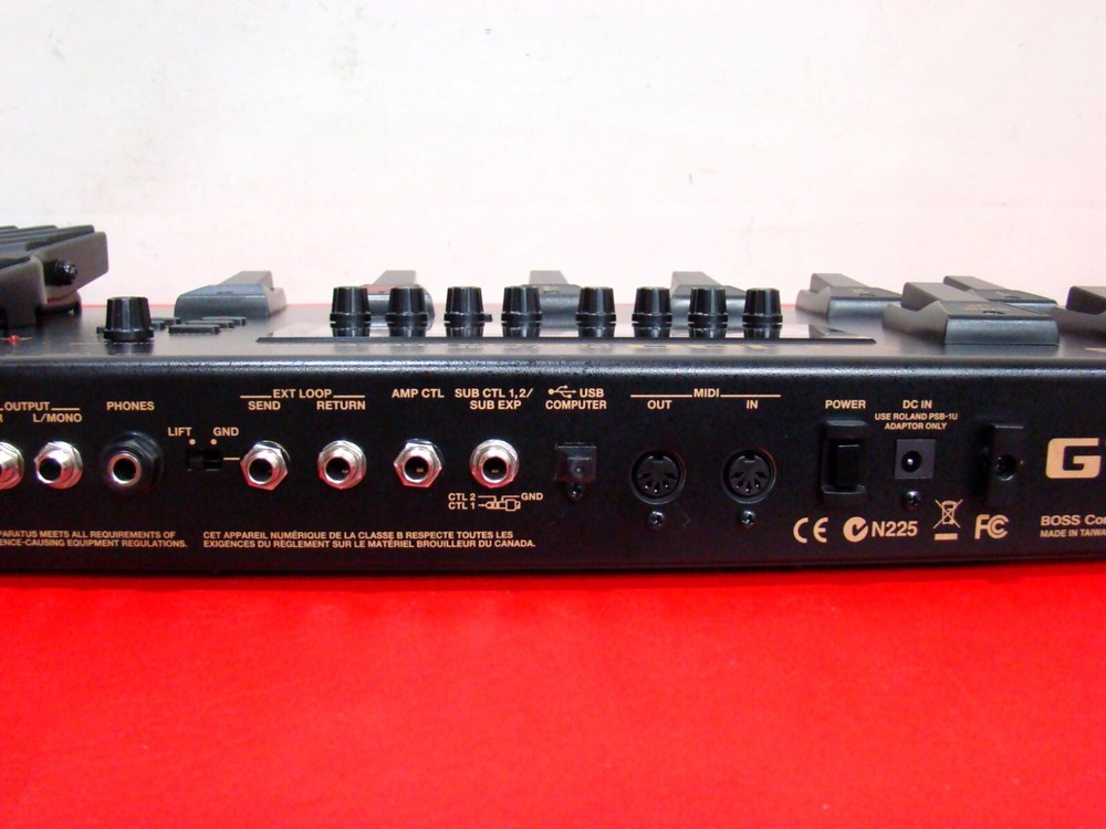 BOSS GT-100 Multi-Effects Guitar Effect Pedal COSM AMP EFFECTS PROCESSOR TESTED