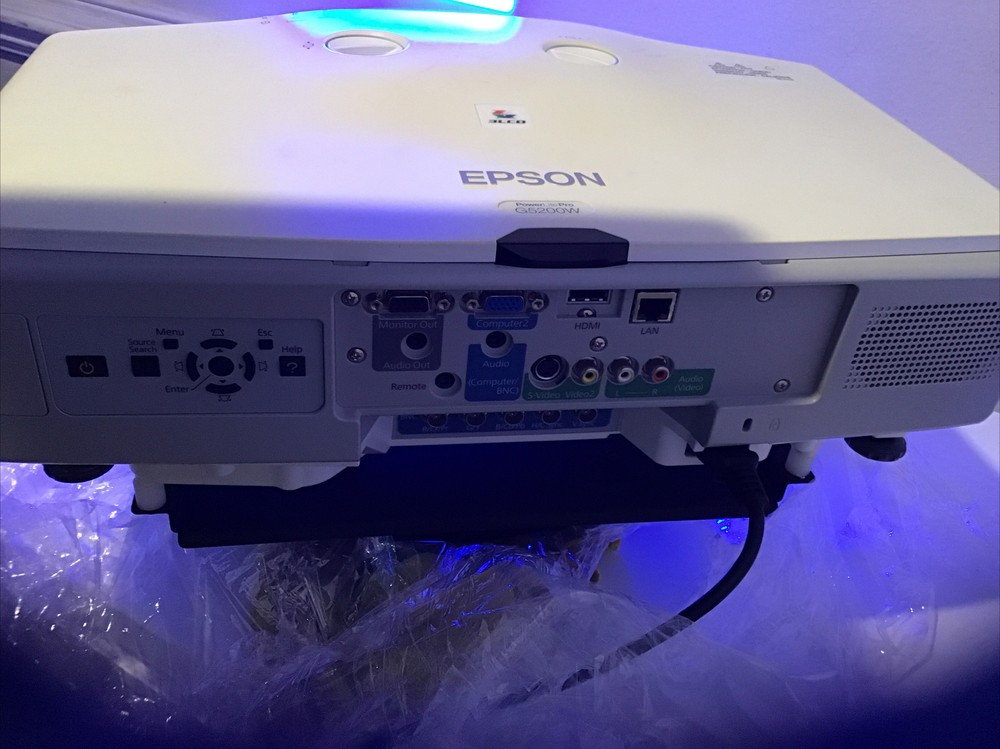 Epson Powerlite Pro G5200W Projector