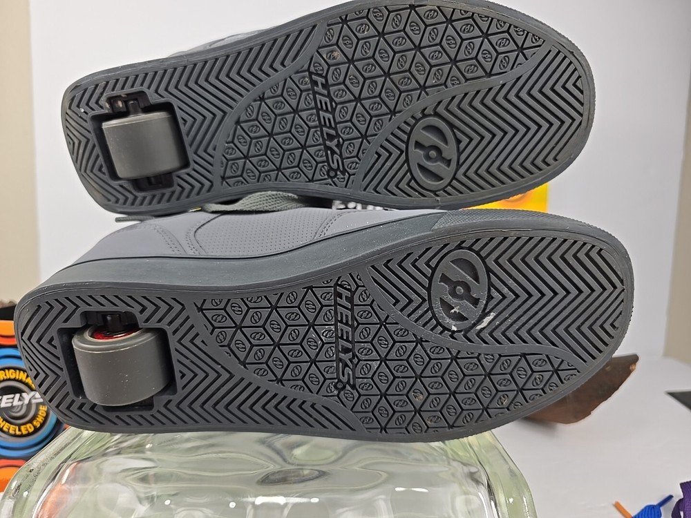 Heelys Motion plus Triple Charcoal Shoe Strings X 4 Tools Heel Cap Box New
