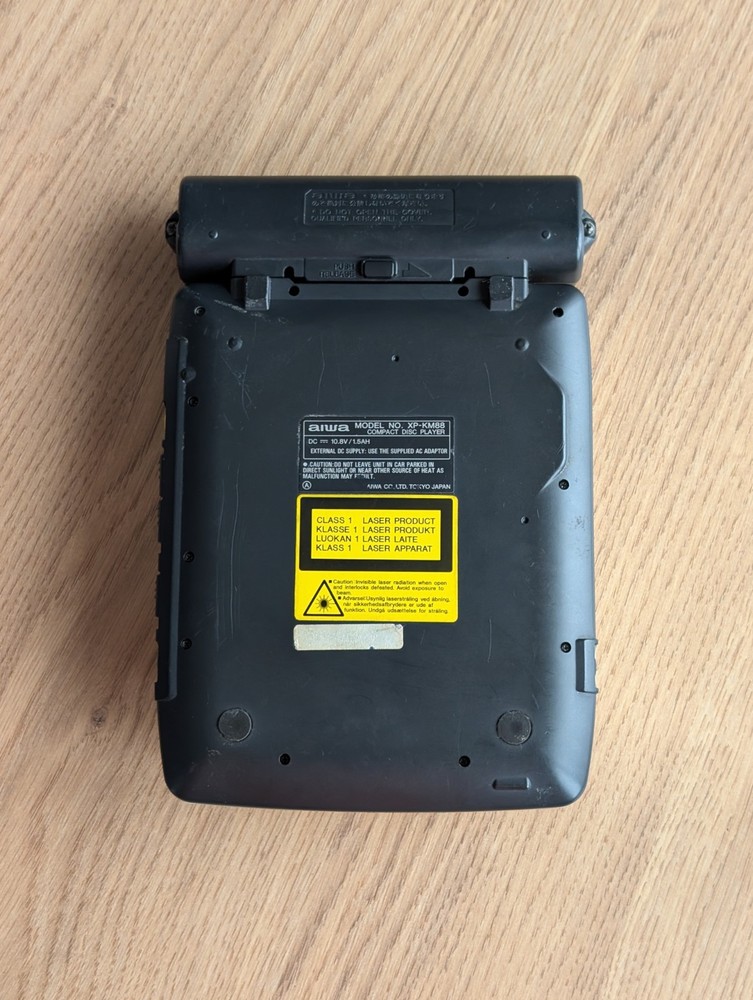 Aiwa XP-KM88 CD/VCD Player - Untested AS/IS