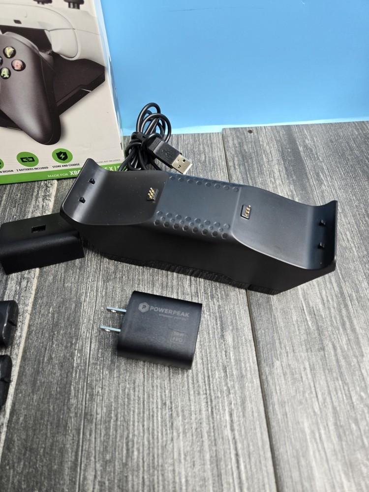 NEXT - Dual Controller Charging System for Xbox Series X|S - Black