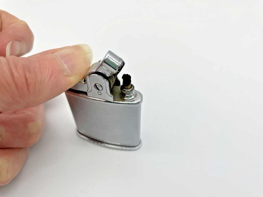 Ronson Princess Lighter Vintage, Pull & Twist Base