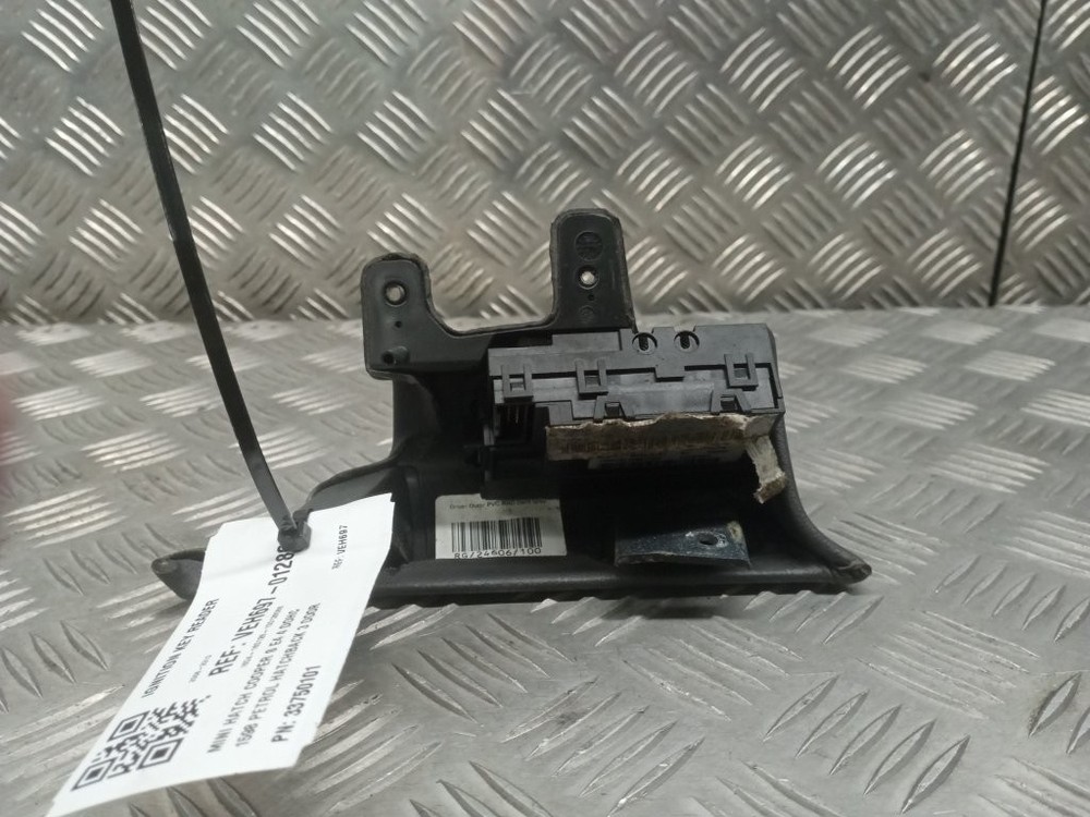 MINI HATCH COOPER S 2006 IGNITION KEY READER + START/STOP BUTTON 33750101