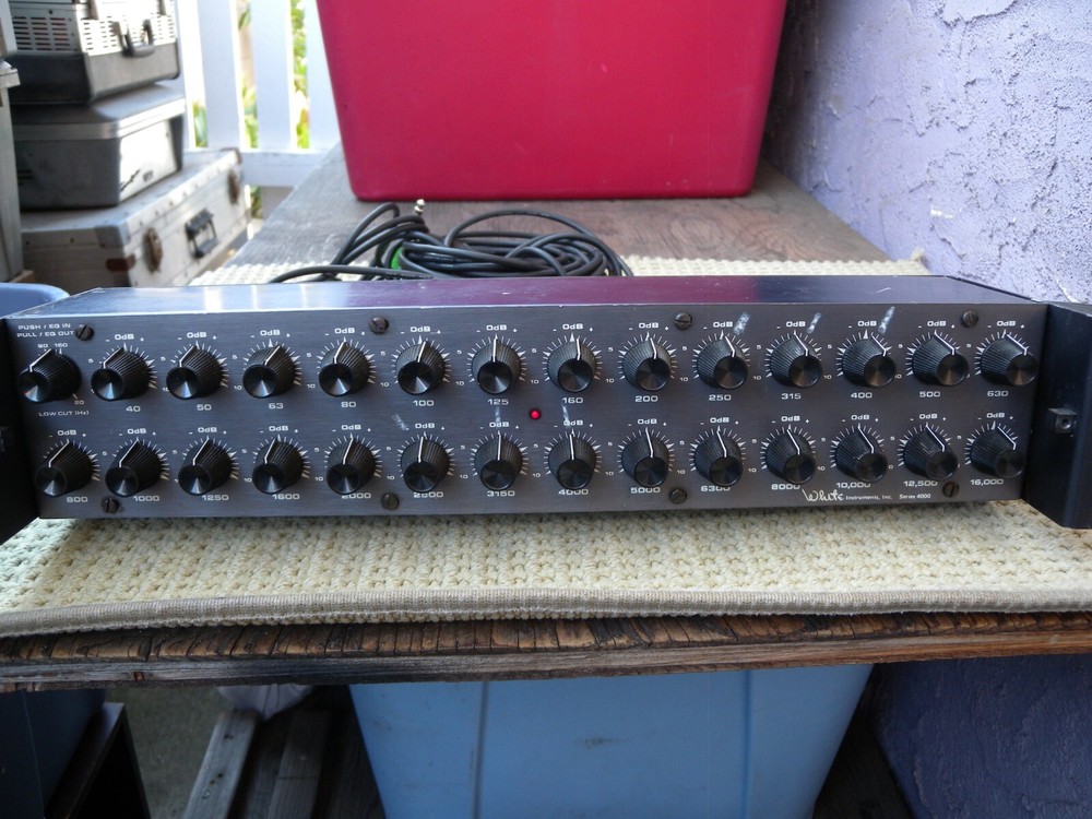 WHITE PROFESSIONAL EQUALIZER 4000. GREAT WORKED CONDITION. WITH TESTED. U.S.A