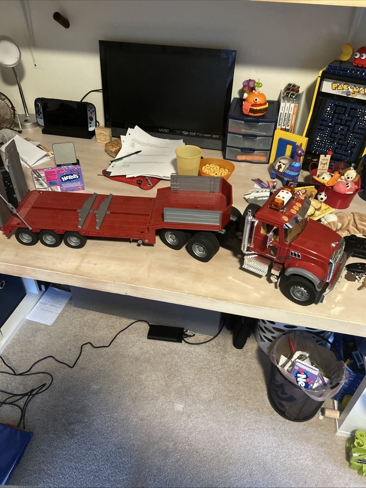 Bruder Mack Granite Flatbed Truck