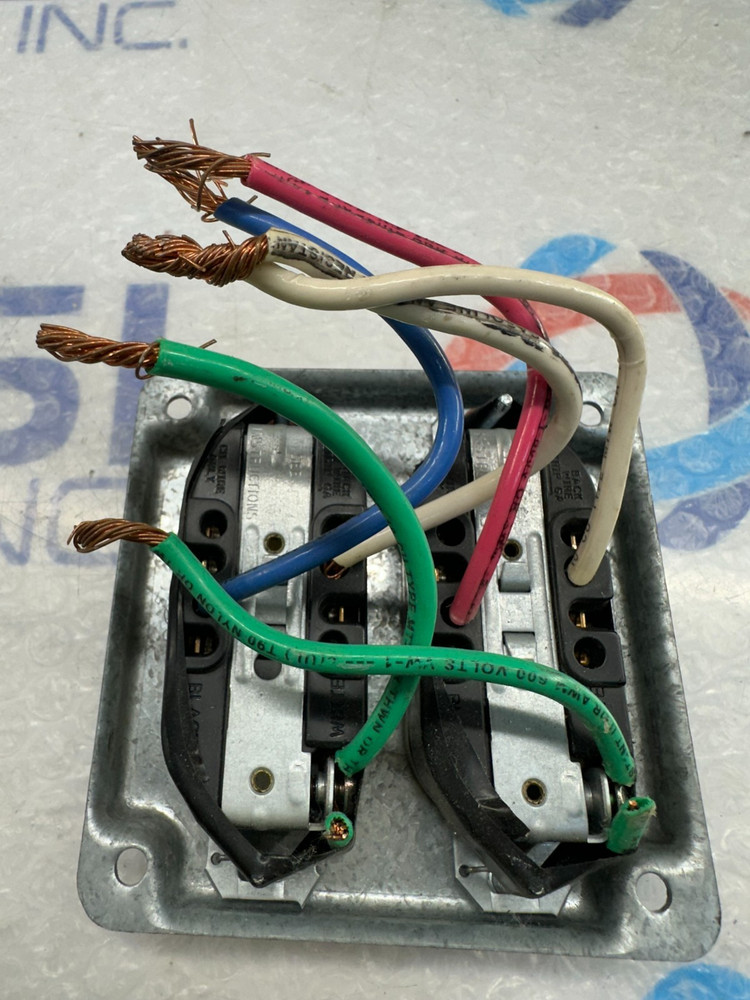 UNBRANDED GROUND OUTLET WHITE