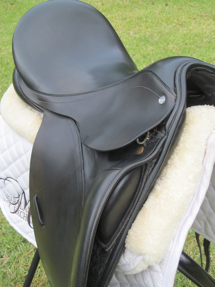17.5" COUNTY COMPETITOR dressage saddle- wool flocked- medium tree-2018 MODEL!