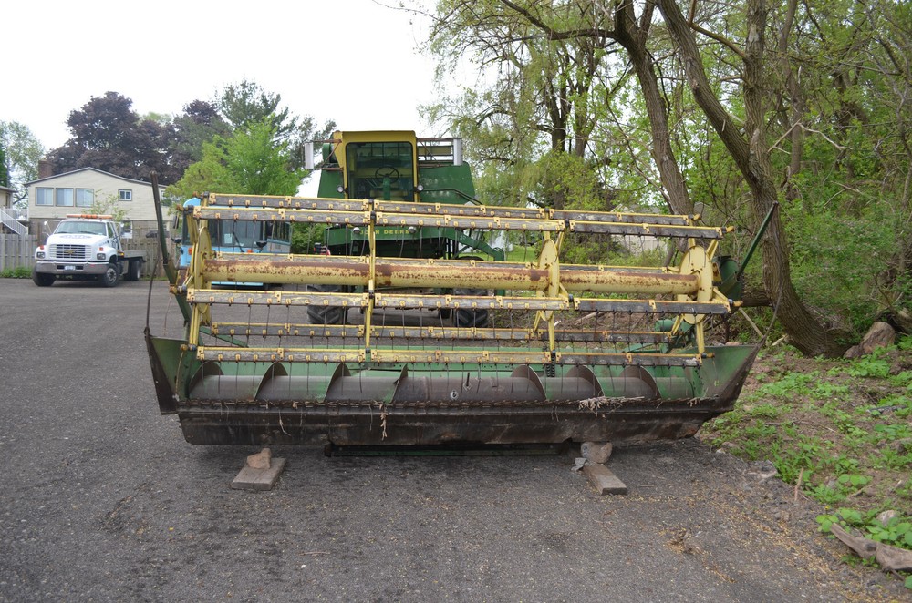John Deere Combine E0105