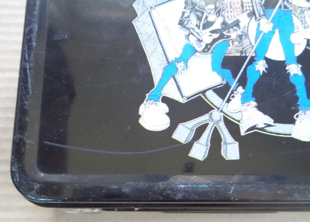 NECA Ramones Lunchbox 2002 with Thermus