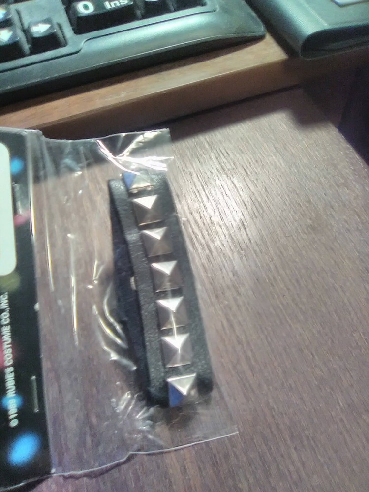 Rubies~Wristband Unisex Single Studded