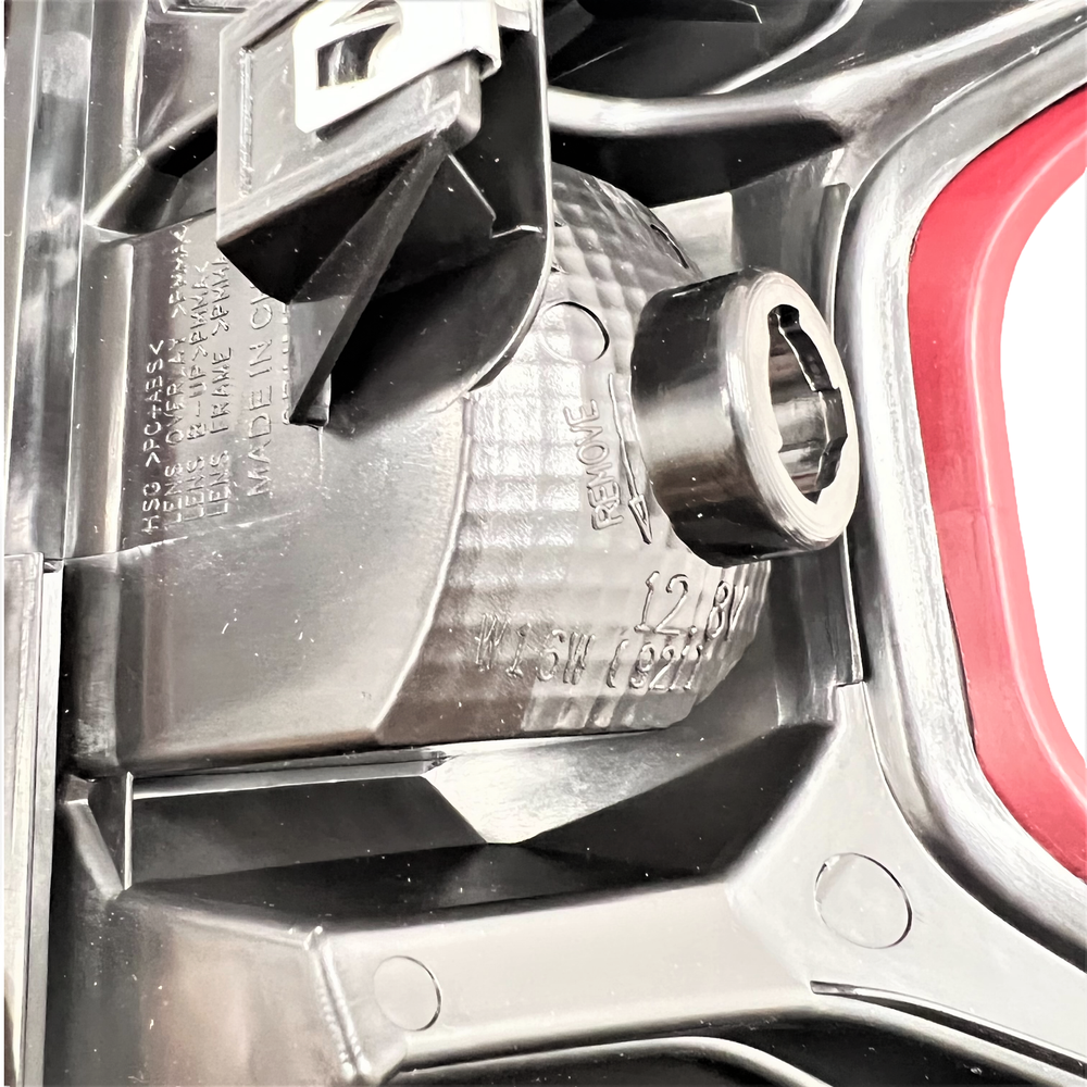 [Non-LED] For 2019 - 2021 Chevy Silverado 1500 PU Driver Side Tail Light LH