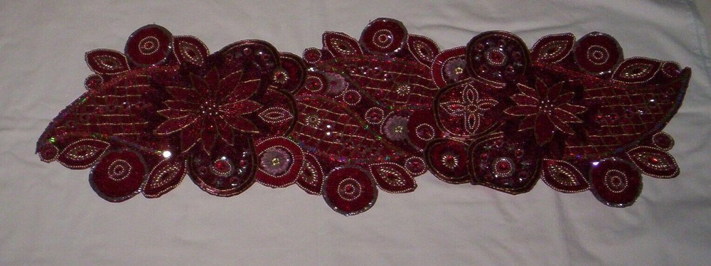 Glitz & Glimmer  Red GLASS BEADED  TABLE RUNNER ~ 12"x35"