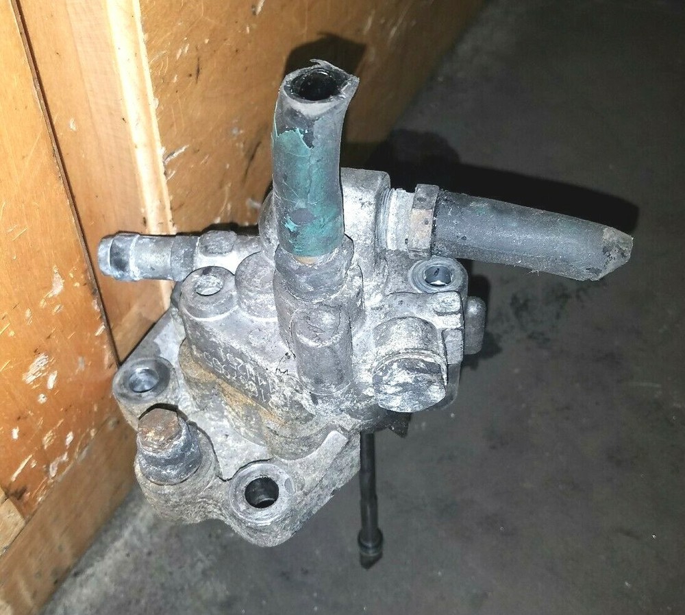 VOLVO D12 FUEL PUMP 21067955