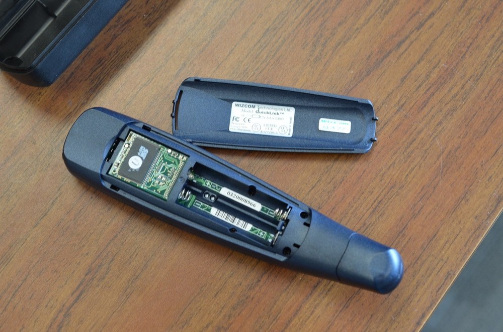 Wizcom Technologies model Quicklink with case