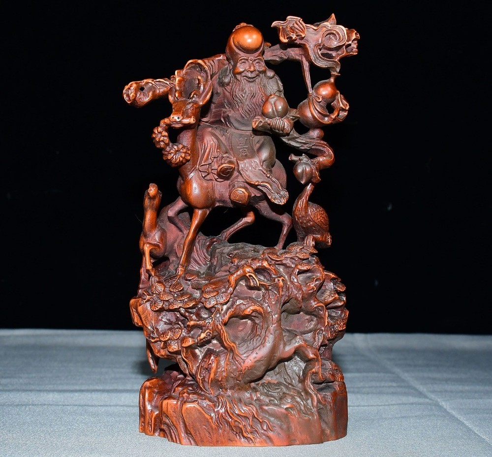 Exquisite Small Leaf Boxwood Deer Longevity Star Ornament