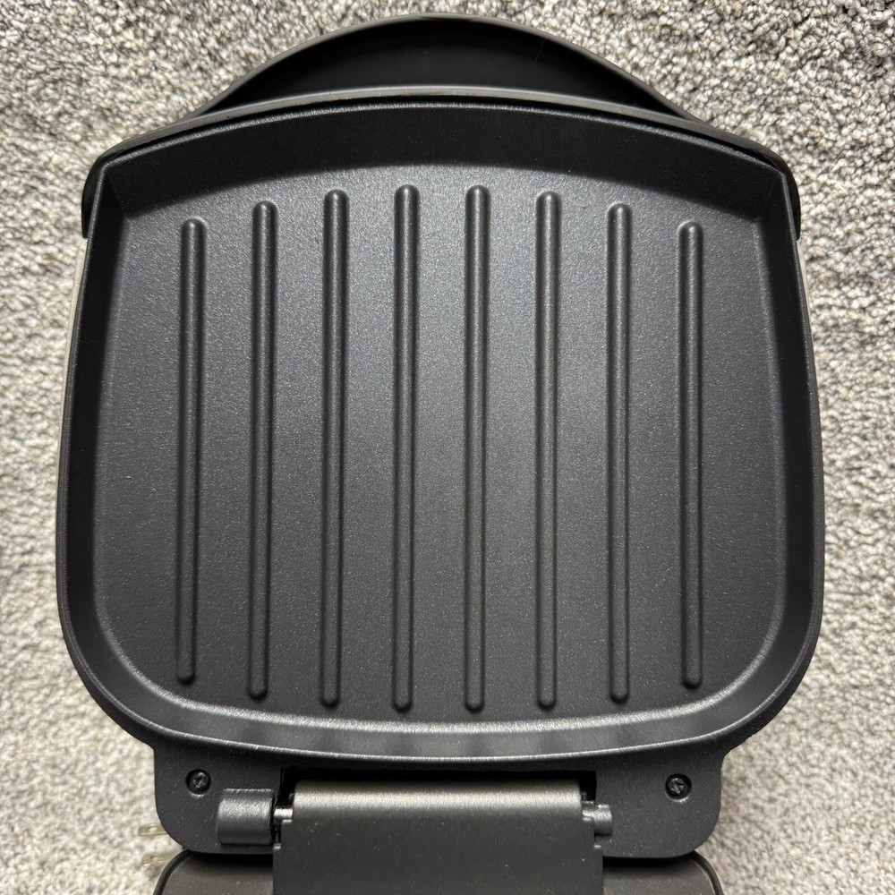 George Foreman Lean Mean Fat Reducing Grilling Machine Model GR10AS Silver