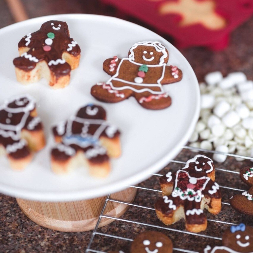Handstand Kitchen Kids Gingerbread Bakeware 3 Piece Set