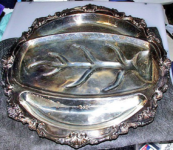 Fabulous Wallace 1920's Georgian Style Large Chippendale Silver Plate Serving