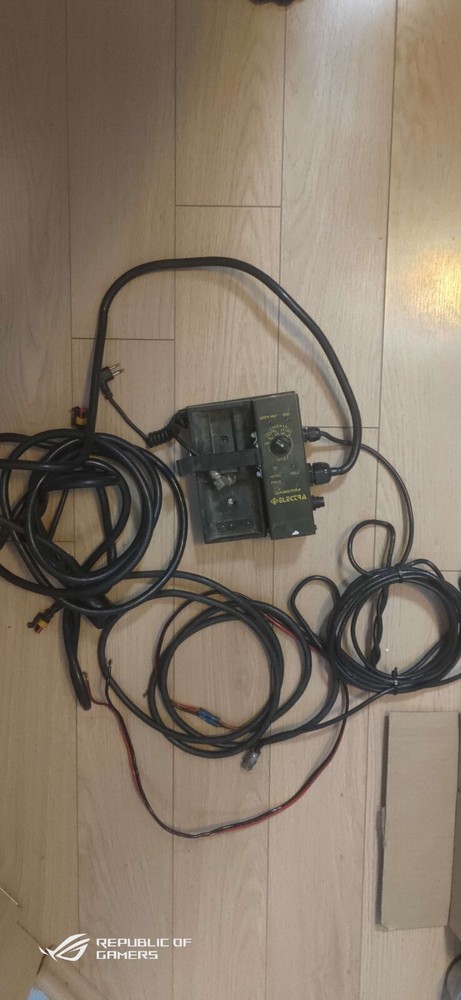 Slovenian army VHF amplifier with control box