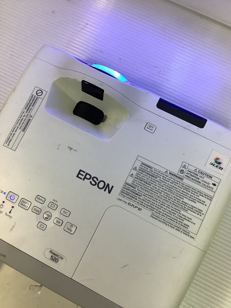 Epson PowerLite 520 Tri-LCD Projector