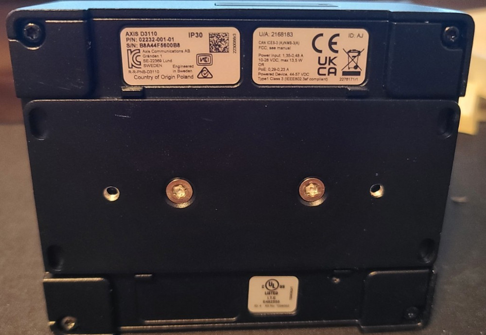 AXIS D3110 Connectivity Hub no power supply