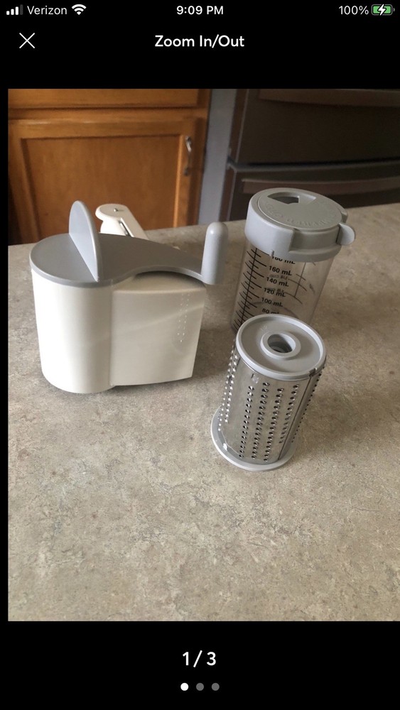 Pampered Chef Cheese Grater with Container EUC