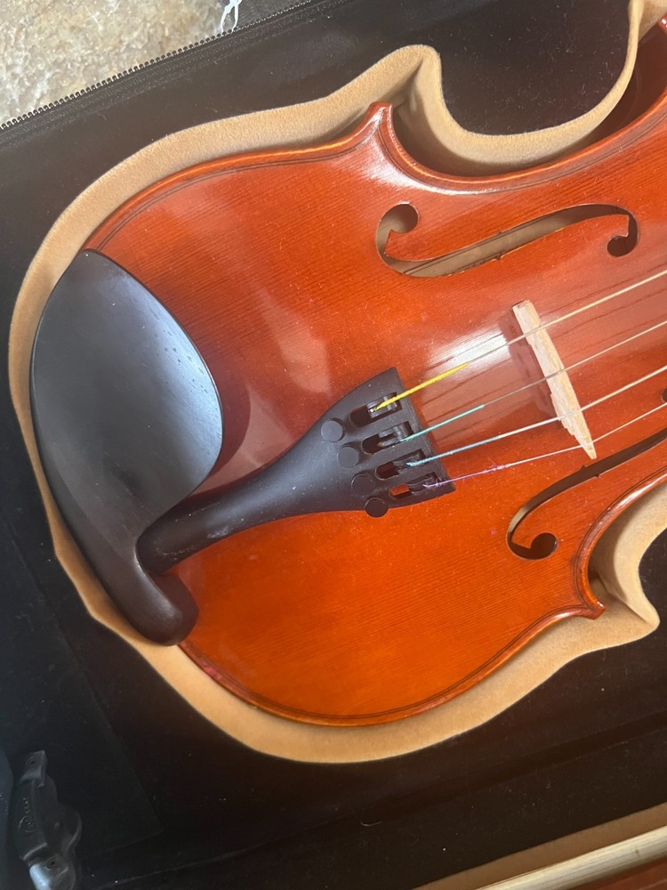 Advance Violin with case and bow, full size.