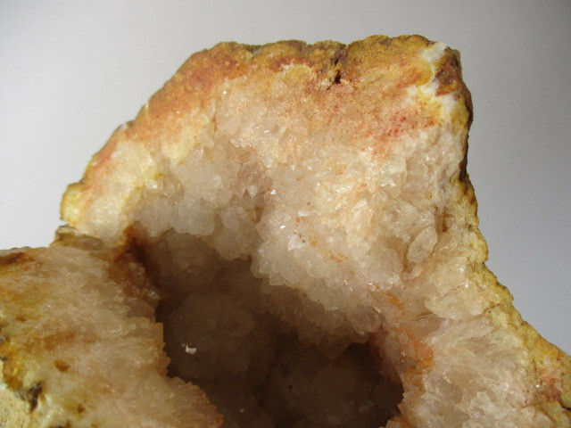 GEODE / AGATE Stone Cracked Open Display Nice Colors Crystals 4" Across 3" Tall