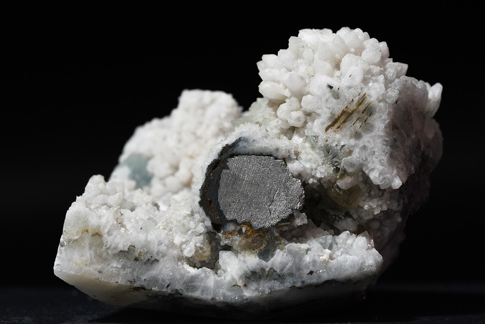 Fluorescent Fluorite, Quartz from Inner Mongolia, China