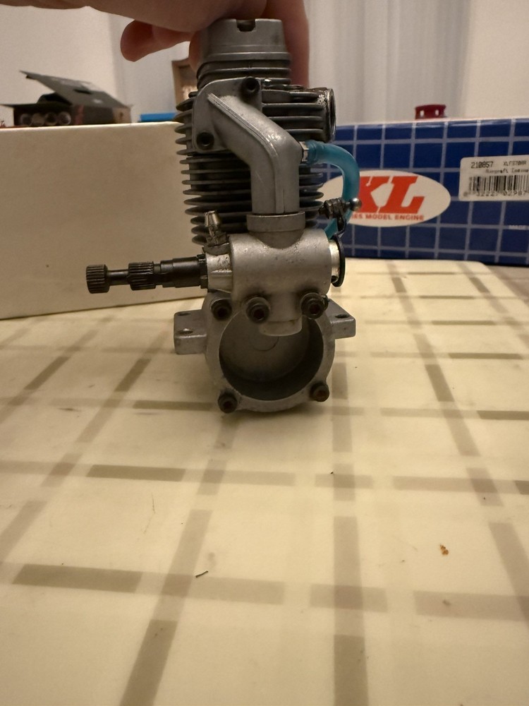 Magnum XL 71 4 Stroke Engine