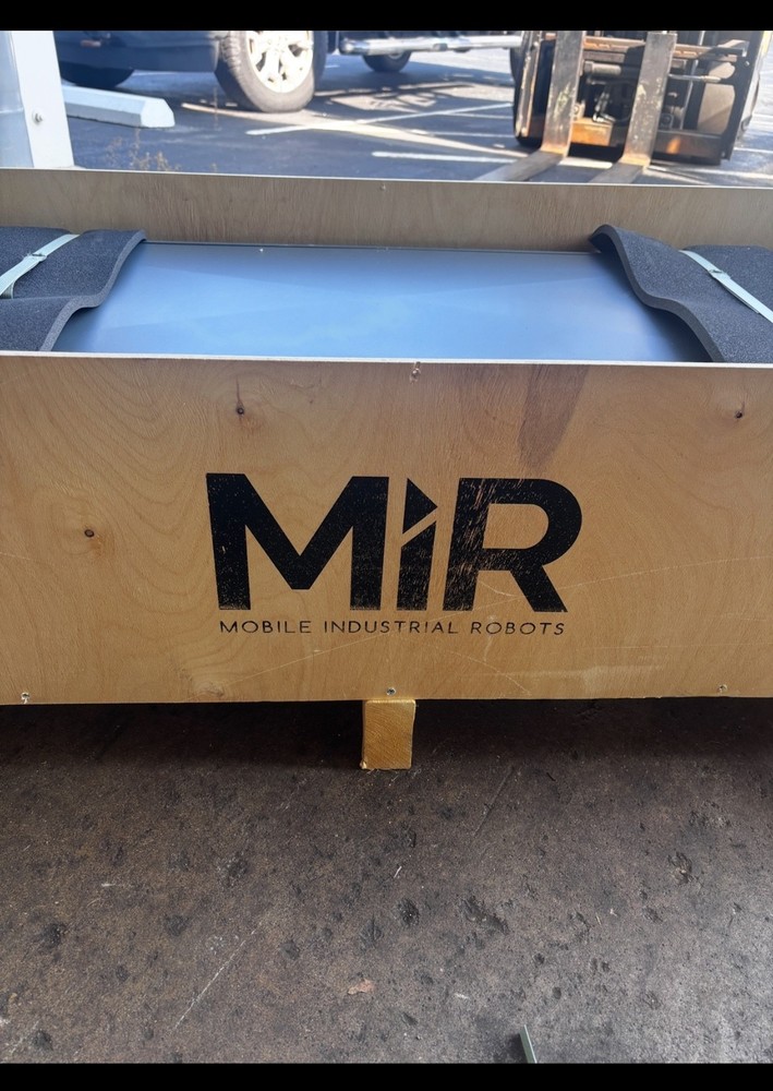 MiR robot pallet rack