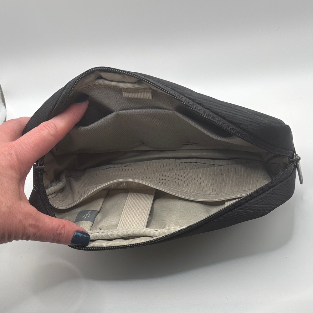 NWOT Samsonite NuRoad Backpack Pouch