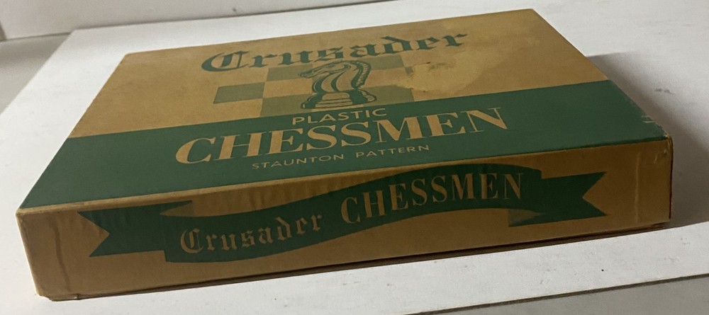 MIB - H Barron Crusader Plastic Chessman Stauton Pattern