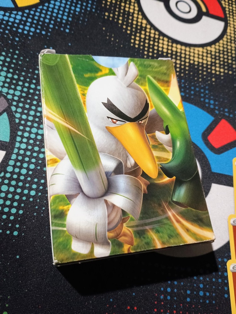 Sword & Shield Darkness Ablaze Galarian Sirfetch'd Theme Deck