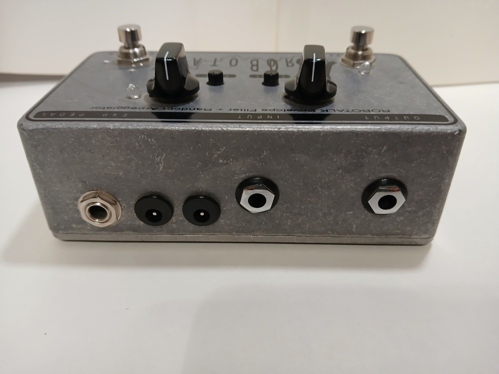 Xotic Robotalk Envelope Filter + Random Arpeggiator