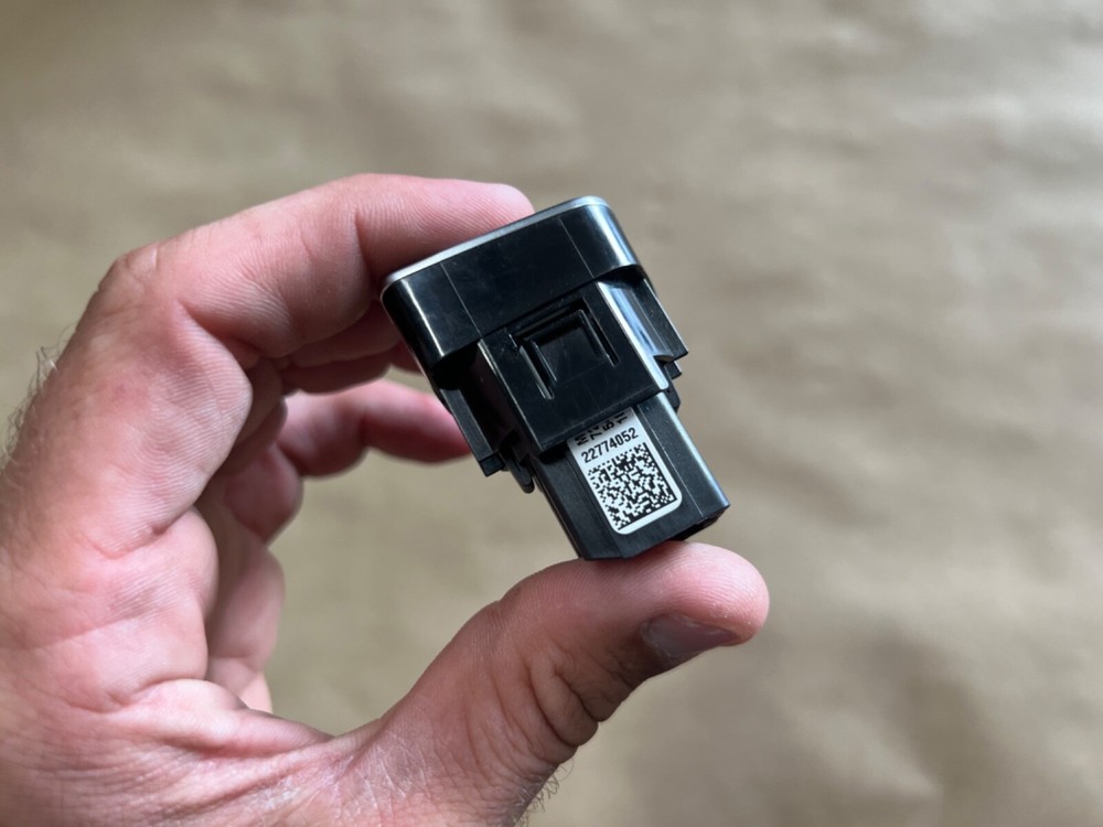 2020-2024 Chevrolet Camaro Push Start Button - OEM